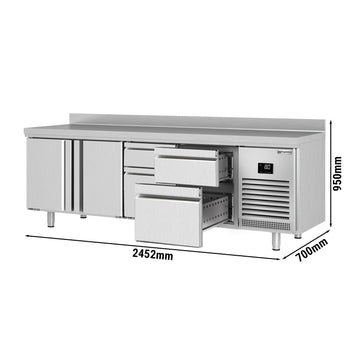 Stół chłodniczy PREMIUM PLUS - 2452x700 mm - z 2 drzwiami & 4 szufladami & panelem tylnym