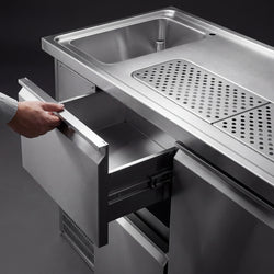 Links_2_Schubladen_Edelstahltür