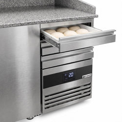 Stół chłodniczy do pizzy PREMIUM - 2150x800mm - z blatem granitowym - 3‑drzwiowy, 3 szuflady - z nadstawką chłodniczą z osłoną szklaną - 10x GN 1/3