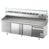 Stół chłodniczy do pizzy Premium PLUS – 2305 x 800 mm – z 2 drzwiami i 7 szufladami – z witryną nadstawną chłodniczą na 11x GN 1/4 z nadstawką szklaną