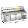 Stół chłodniczy do pizzy Premium PLUS – 2305 x 800 mm – z 2 drzwiami i 7 szufladami – z witryną nadstawną chłodniczą na 10x GN 1/3 z nadstawką szklaną
