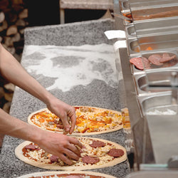 Stół chłodniczy do pizzy PREMIUM - 2150x800mm - z blatem granitowym - 3‑drzwiowy, 3 szuflady - z nadstawką chłodniczą z osłoną szklaną - 10x GN 1/3