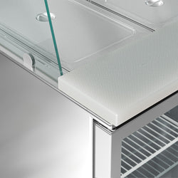 Stół chłodniczy sałatkowy PREMIUM – 1368 mm – z 3 drzwiami szklanymi – z wysoką nadstawką szklaną na 4x GN 1/1