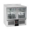 Stół chłodniczy PREMIUM – 900 x 700 mm – z 2 drzwiami szklanymi – z rantem