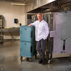 Cambro | ULTRA CAMCARTS® - Pojemnik termiczny na 8 pojemników GN 1/1 - kolor niebieski łupkowy
