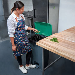 CAMBRO | Kosz na śmieci z pedałem – 87 litrów – zielona pokrywa