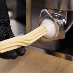 Elektryczna nadziewarka do kiełbas - 20l - stal nierdzewna - w zestawie: pedał nożny i (4 lejki do kiełbas i 3 lejki do churros) - 180W