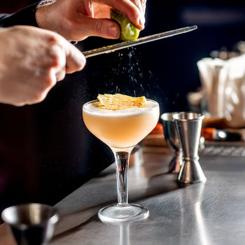 Stół chłodniczy barowy do napojów Premium PLUS - 1960x600 mm - z 3 drzwiami, 2 szufladami & panelem tylnym - Prime Gastro