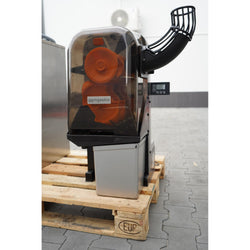 Elektryczna wyciskarka do pomarańczy - srebrna - Manualne podawanie owoców - z funkcją czyszczenia