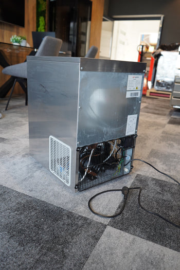 Kostkarka do lodu - Wydrążony cylinder - 28 kg/ 24 godz. - Chłodzona wodą - Prime Gastro