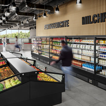 Naścienna szafa chłodnicza z izolowanymi drzwiami na zawiasach - 1585 mm - 693 l - z oświetleniem LED i 4 półkami - Prime Gastro