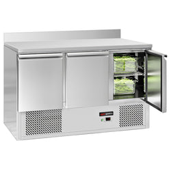 Stół chłodniczy ECO - 1370x700 mm - z 3 drzwiami & z panelem tylnym