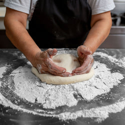 Stół roboczy ze stali nierdzewnej ECO - 2000 x 600 mm - z podstawą