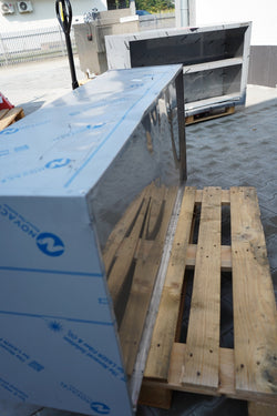 Szafka ścienna ze stali nierdzewnej - 1400x400 mm - z przesuwanymi szklanymi drzwiami - 650 mm wysokości