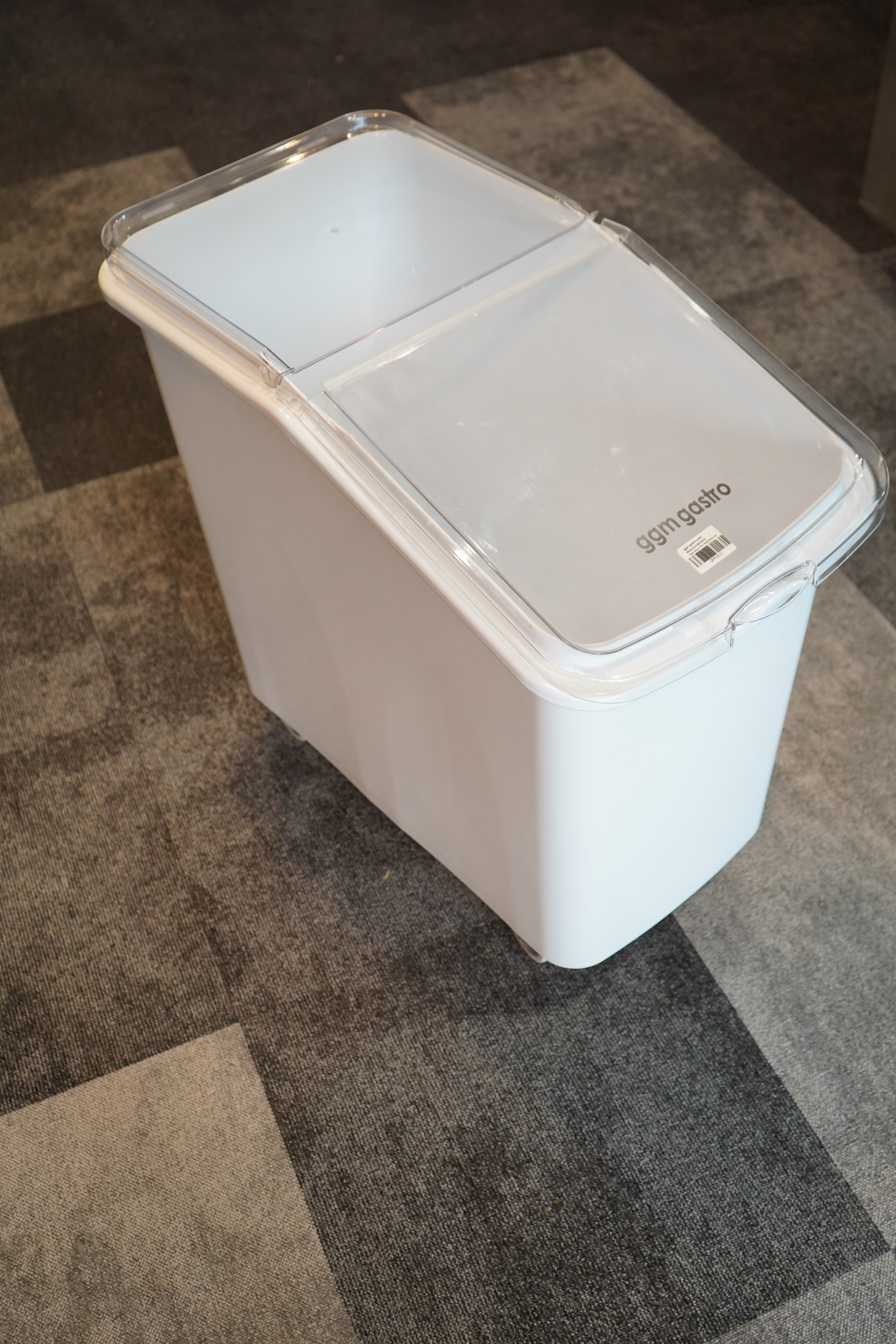 Flour trolley / ingredients trolley - 102 liters - made of polypropylene